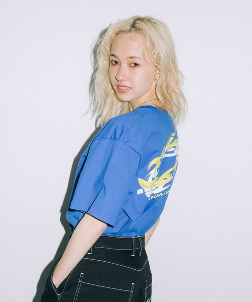 X-girl（エックスガール）の「SPIN LOGO S/S TEE（Tシャツ/カットソー・レディース・ブラック/ブルー/ホワイト/レッド・M/S/XL/L）」の16枚目の写真