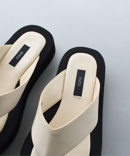 EVOL(イーボル)の「バイカラートングサンダル(サンダル・レディース・ブラック/ブラウン・S/M/L)」の8枚目の写真