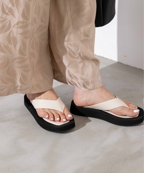 EVOL(イーボル)の「バイカラートングサンダル(サンダル・レディース・ブラック/ブラウン・S/M/L)」の17枚目の写真