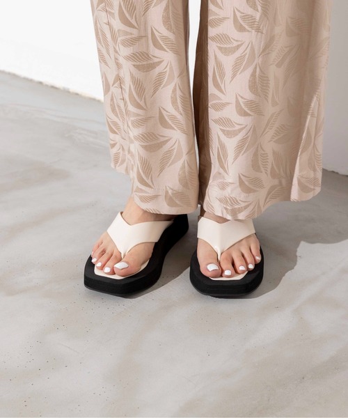 EVOL(イーボル)の「バイカラートングサンダル(サンダル・レディース・ブラック/ブラウン・S/M/L)」の15枚目の写真