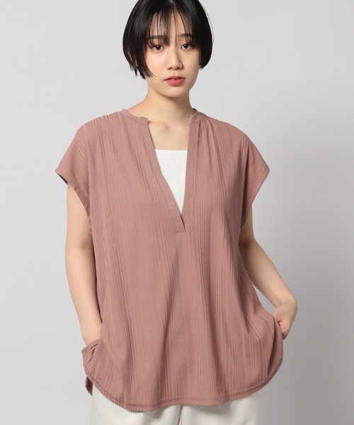 PAGEBOY(ページボーイ)の「スリットVネックフレンチスリーブ(Tシャツ/カットソー・レディース・ブラック/オフホワイト/ブラウン系その他・FREE)」の1枚目の写真