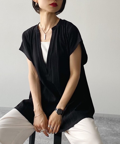 PAGEBOY(ページボーイ)の「スリットVネックフレンチスリーブ(Tシャツ/カットソー・レディース・ブラック/オフホワイト/ブラウン系その他・FREE)」の3枚目の写真