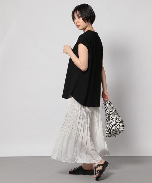 PAGEBOY(ページボーイ)の「スリットVネックフレンチスリーブ(Tシャツ/カットソー・レディース・ブラック/オフホワイト/ブラウン系その他・FREE)」の8枚目の写真