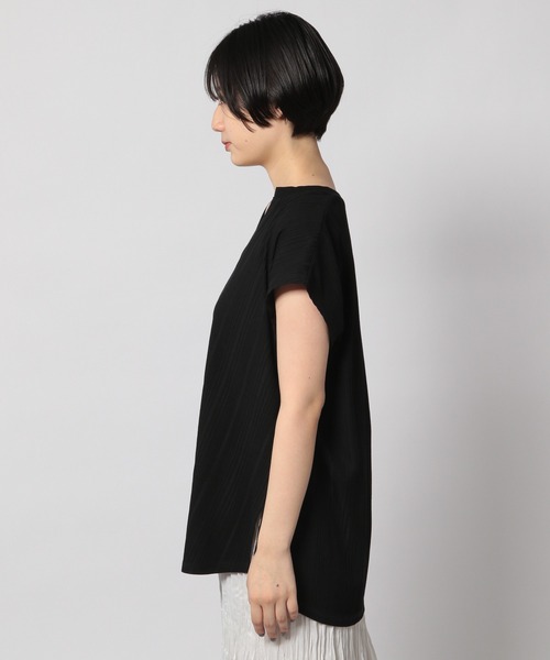 PAGEBOY(ページボーイ)の「スリットVネックフレンチスリーブ(Tシャツ/カットソー・レディース・ブラック/オフホワイト/ブラウン系その他・FREE)」の11枚目の写真