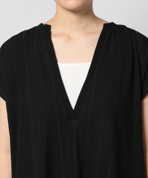 PAGEBOY(ページボーイ)の「スリットVネックフレンチスリーブ(Tシャツ/カットソー・レディース・ブラック/オフホワイト/ブラウン系その他・FREE)」の7枚目の写真