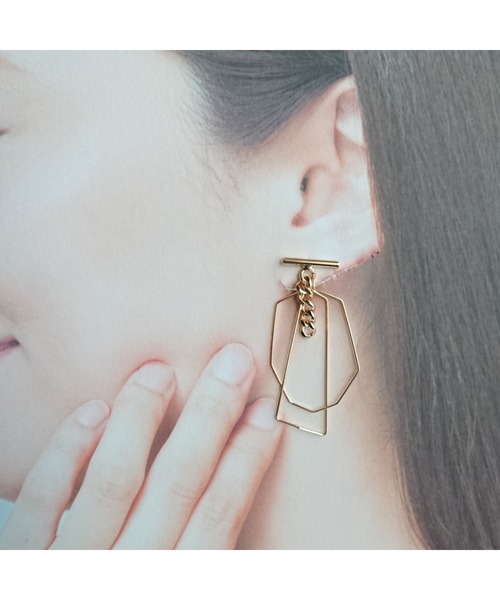 tone(トーン)の「【Coto】ゴールド変形ピアス(MA)(ピアス(両耳用)・レディース・ゴールド・FREE)」の3枚目の写真