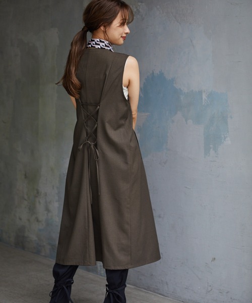 mysty woman(ミスティウーマン)の「バックレースアップロングジレ 218375(ノーカラージャケット・レディース・ダークブラウン/カーキ/オレンジ/ライトブラウン/グリーン系その他/ブラック・FREE)」の3枚目の写真