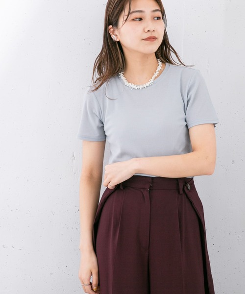 KBF（ケイビーエフ）の「コンパクトベーシックTシャツ（Tシャツ/カットソー・レディース・アイボリー/ブルー/オレンジ/ダークブラウン・ONE）」の4枚目の写真