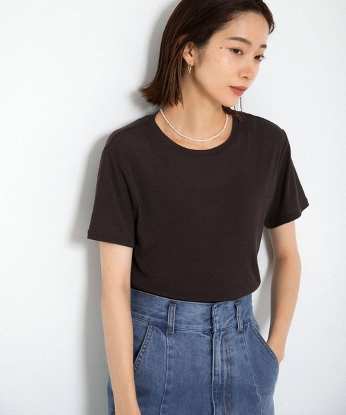 KBF（ケイビーエフ）の「コンパクトベーシックTシャツ（Tシャツ/カットソー・レディース・アイボリー/ブルー/オレンジ/ダークブラウン・ONE）」の13枚目の写真