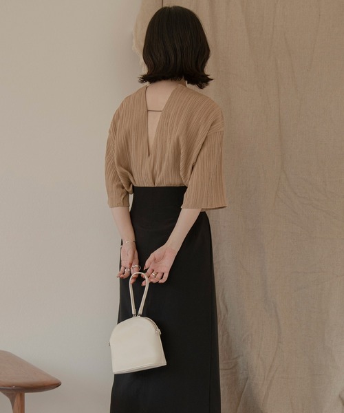 lawgy(ラウジー)の「vertical wrinkle 2way blouse(シャツ/ブラウス・レディース・オレンジ/クリーム/ブラック/ベージュ・FREE)」の3枚目の写真