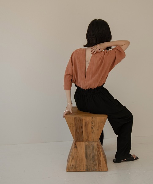 lawgy(ラウジー)の「vertical wrinkle 2way blouse(シャツ/ブラウス・レディース・オレンジ/クリーム/ブラック/ベージュ・FREE)」の7枚目の写真