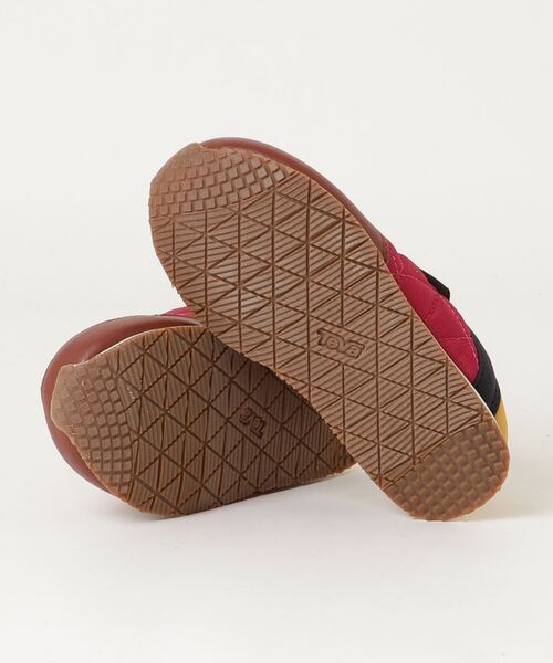 Teva（テバ）の「テバ Teva RE EMBER MOC 2_（スリッポン・キッズ・レッド・20.0cm/19.0cm/21.0cm/18.0cm）」の3枚目の写真
