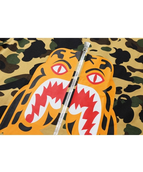A BATHING APE(アベイシングエイプ)の「1ST CAMO TIGER TEE M(Tシャツ/カットソー・メンズ・イエロー/グリーン・SMALL/MEDIUM/LARGE/X-LARGE/XX-LARGE/XXX-LARGE)」の10枚目の写真