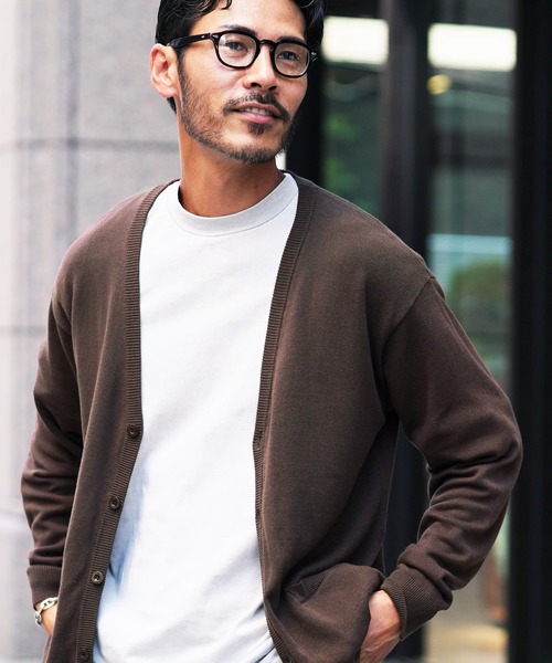 roshell（ロシェル）の「コットン ニットカーディガン（カーディガン/ボレロ・メンズ・グレー/ブラック/ブルー系その他/グレイッシュベージュ/レッド系その他/ベージュ系その他/マスタード/ダークグリーン/インディゴブルー/ミックスグレー/ブルー系その他3/ネイビー/ブルー系その他2/ライトベージュ/ブラウン/チャコールグレー/アイボリー/グリーン系その他/レッド/オレンジ/カーキ・X-LARGE/MEDIUM/LARGE/SMALL）」の6枚目の写真