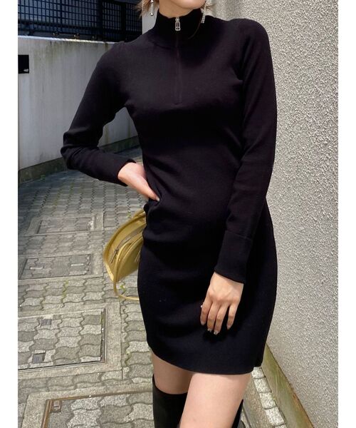 EMODA（エモダ）の「ハーフジップリブニットワンピース（ワンピース・レディース・ブラック/グレー/ブルー/キャメル・FREE）」の2枚目の写真