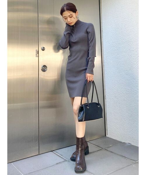 EMODA（エモダ）の「ハーフジップリブニットワンピース（ワンピース・レディース・ブラック/グレー/ブルー/キャメル・FREE）」の6枚目の写真