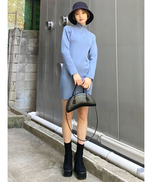 EMODA（エモダ）の「ハーフジップリブニットワンピース（ワンピース・レディース・ブラック/グレー/ブルー/キャメル・FREE）」の13枚目の写真