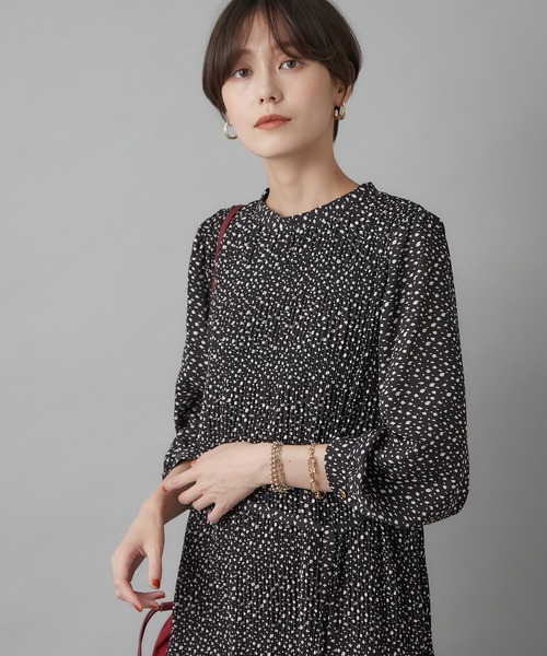 un dix cors（アンディコール）の「女性らしい繊細なデザイン　ダルメシアンプリントプリーツワンピース（ワンピース・レディース・ブラック/オフホワイト・FREE）」の8枚目の写真