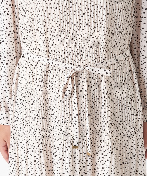 un dix cors（アンディコール）の「女性らしい繊細なデザイン　ダルメシアンプリントプリーツワンピース（ワンピース・レディース・ブラック/オフホワイト・FREE）」の21枚目の写真