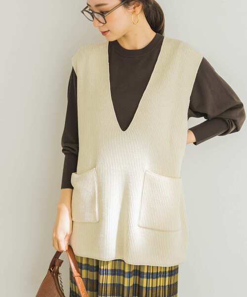 URBAN RESEARCH（アーバンリサーチ）の「深Vネック畦ニットベスト（ニット/セーター・レディース・ネイビー/ホワイト系その他・FREE）」の4枚目の写真