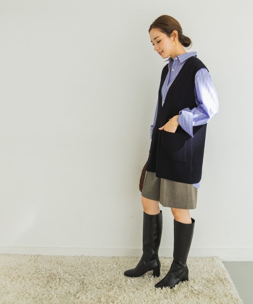 URBAN RESEARCH（アーバンリサーチ）の「深Vネック畦ニットベスト（ニット/セーター・レディース・ネイビー/ホワイト系その他・FREE）」の9枚目の写真