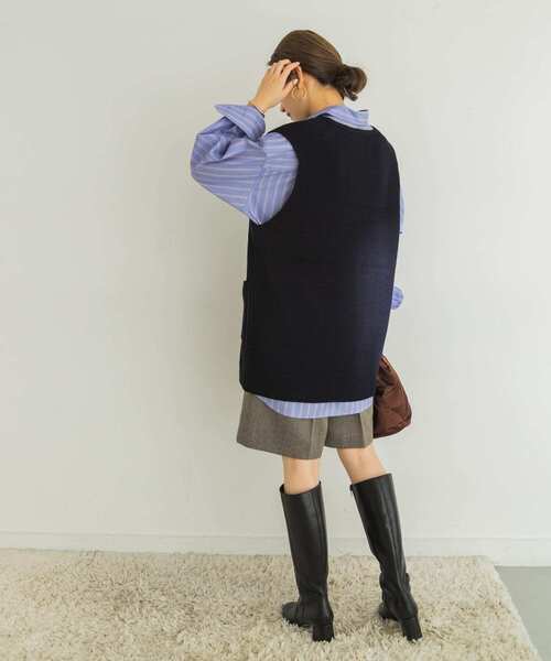 URBAN RESEARCH（アーバンリサーチ）の「深Vネック畦ニットベスト（ニット/セーター・レディース・ネイビー/ホワイト系その他・FREE）」の22枚目の写真