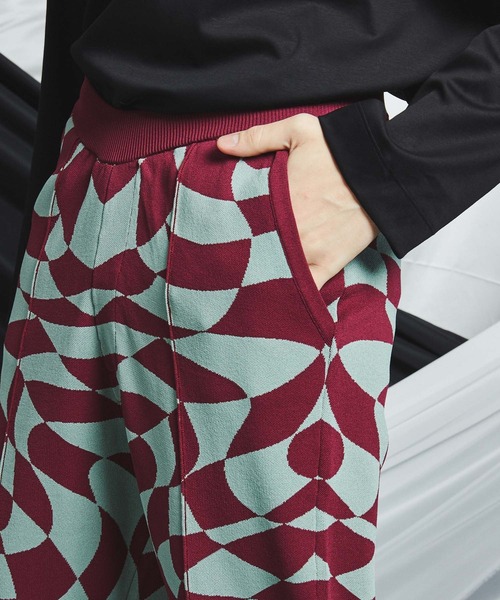 MAISON SPECIAL（メゾンスペシャル）の「《ユニセックスアイテム》クレイジーチェッカーフラッグニットピンタックフレアパンツ 【MAISON SPECIAL/メゾンスペシャル】（その他パンツ・メンズ・ブラック/グリーン/ブルー・0/1/2）」の9枚目の写真