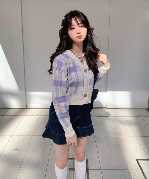 titty＆Co. PETIT by poyo（ティティーアンドコープティバイポヨ）の「【ファッションインフルエンサーPOYO×titty&Co.PETIT 】ビックチェックニットカーディガン（カーディガン/ボレロ・レディース・パープル/ベージュ・FREE）」の11枚目の写真