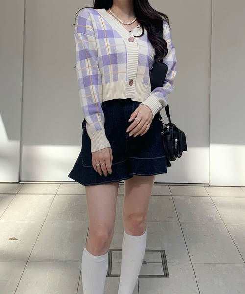 titty＆Co. PETIT by poyo（ティティーアンドコープティバイポヨ）の「【ファッションインフルエンサーPOYO×titty&Co.PETIT 】ビックチェックニットカーディガン（カーディガン/ボレロ・レディース・パープル/ベージュ・FREE）」の9枚目の写真