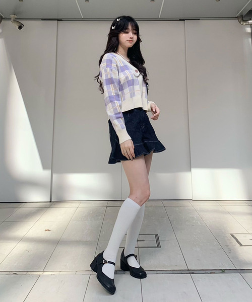 titty＆Co. PETIT by poyo（ティティーアンドコープティバイポヨ）の「【ファッションインフルエンサーPOYO×titty&Co.PETIT 】ビックチェックニットカーディガン（カーディガン/ボレロ・レディース・パープル/ベージュ・FREE）」の4枚目の写真