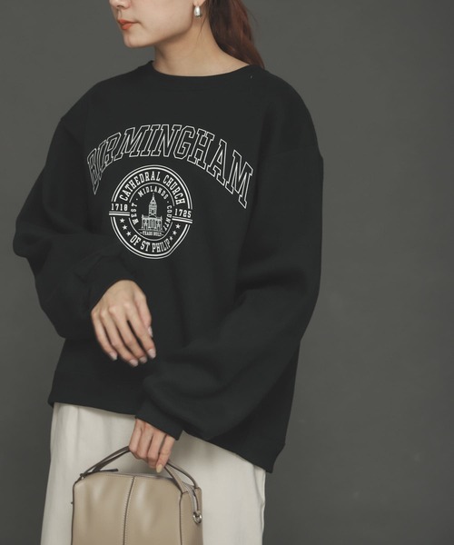 SENSE OF PLACE by URBAN RESEARCH（センスオブプレイスバイアーバンリサーチ）の「ウラキモウカレッジロゴスウェットシャツ（スウェット・レディース・アイボリー/ブラック/ブルー・ONE）」の3枚目の写真