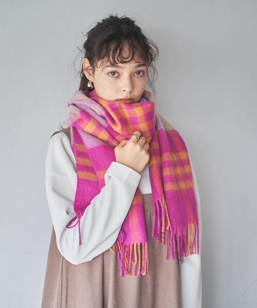 coen（コーエン）の「フェザータッチチェック柄ストール（ストール/ショール・レディース・ベージュ/ネイビー/ピンク/ナチュラル・FREE）」の12枚目の写真