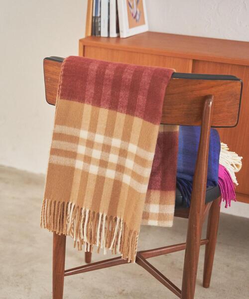 coen（コーエン）の「フェザータッチチェック柄ストール（ストール/ショール・レディース・ベージュ/ネイビー/ピンク/ナチュラル・FREE）」の19枚目の写真