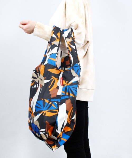 212 KITCHEN STORE(トゥワントゥキッチンストア)の「reisenthel (ライゼンタール) ミニマキシショッパーL FLORAL1(エコバッグ/サブバッグ・レディース・その他・00)」の4枚目の写真