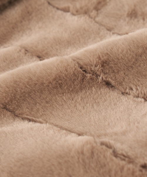 un dix cors（アンディコール）の「寒さから優しく守るあたたかファー　リバーシブルファーブルゾン（ブルゾン・レディース・ライトグレー/モカ/ライトベージュ・FREE）」の15枚目の写真