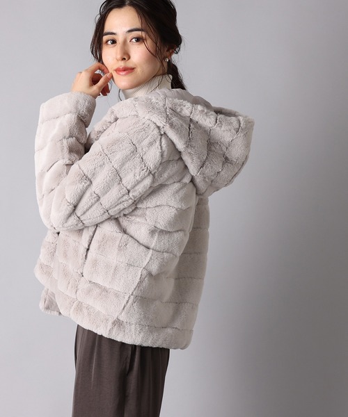 un dix cors（アンディコール）の「寒さから優しく守るあたたかファー　リバーシブルファーブルゾン（ブルゾン・レディース・ライトグレー/モカ/ライトベージュ・FREE）」の5枚目の写真