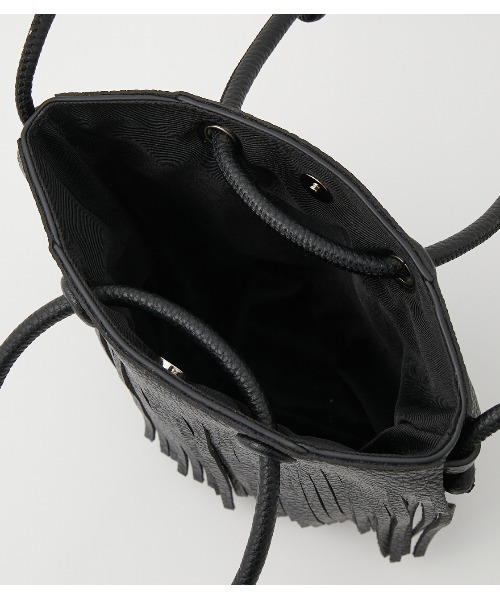 crie conforto(クリーコンフォルト)の「フリンジミニバッグ(ショルダーバッグ・レディース・ライトブルー/ブラック/アイボリー・FREE)」の4枚目の写真