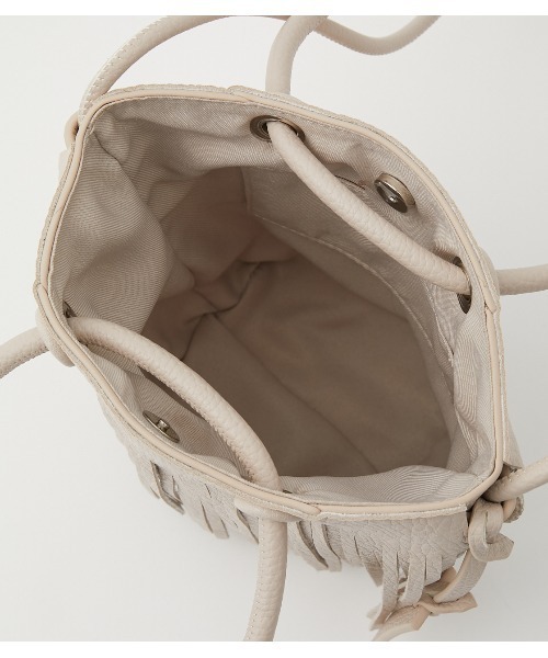 crie conforto(クリーコンフォルト)の「フリンジミニバッグ(ショルダーバッグ・レディース・ライトブルー/ブラック/アイボリー・FREE)」の21枚目の写真