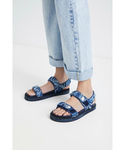 Desigual(デシグアル)の「デニム マジックテープサンダル(サンダル・レディース・ブルー・24.0cm/25.5cm/23.0cm/23.5cm/25.0cm/24.5cm)」の5枚目の写真