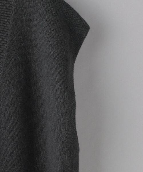 BEAUTY&YOUTH UNITED ARROWS(ビューティーアンドユースユナイテッドアローズ)の「BY ハミルトンウール ビッグ Vネック ベスト(ベスト・レディース・オリーブ/ダークグレー/ナチュラル/ケリー・FREE)」の14枚目の写真