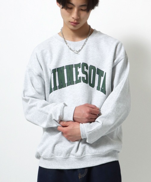 Salong hameu(サロン ハミュー)の「GILDANボディ カレッジロゴプリント裏起毛スウェットトップス メンズ レディース/トレーナープルオーバー(スウェット・メンズ・ホワイト/アッシュグレー/ブラック/グリーン/ネイビー/ホワイト系その他/グレー系その他/ブラック系その他/グリーン系その他/ブルー系その他・M/L/XL)」の5枚目の写真