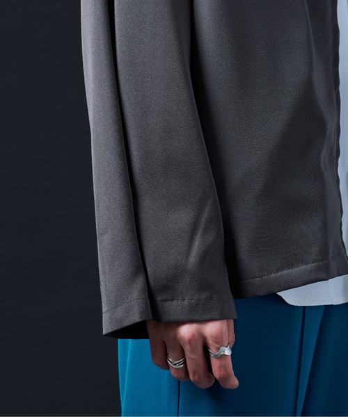 Ellno Loset(エルノロゼット)の「フラシデザインブルゾン(ブルゾン・メンズ・チャコールグレー/ブラック・MEDIUM/LARGE)」の4枚目の写真