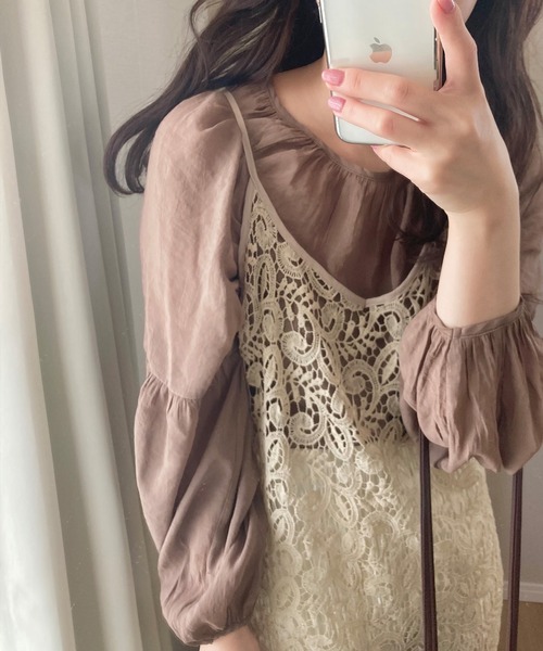 LAUIR(ラウアー)の「シアーバルーンスリーブブラウス(シャツ/ブラウス・レディース・ブラック/ブラウン/アイボリー/クリーム/ラベンダー/コーラルピンク/ライトグリーン・FREE/X-LARGE/MEDIUM/LARGE)」の12枚目の写真
