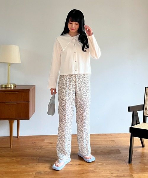 EPIMI E'PIMMY（エピミエピミー）の「フラワープリントプリーツパンツ（その他パンツ・レディース・オフホワイト/グリーン系その他・MEDIUM）」の6枚目の写真