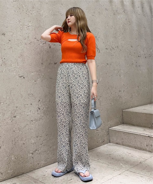 EPIMI E'PIMMY（エピミエピミー）の「フラワープリントプリーツパンツ（その他パンツ・レディース・オフホワイト/グリーン系その他・MEDIUM）」の20枚目の写真