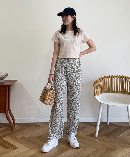 EPIMI E'PIMMY（エピミエピミー）の「フラワープリントプリーツパンツ（その他パンツ・レディース・オフホワイト/グリーン系その他・MEDIUM）」の18枚目の写真