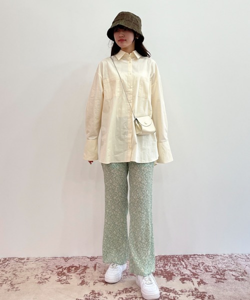 EPIMI E'PIMMY（エピミエピミー）の「フラワープリントプリーツパンツ（その他パンツ・レディース・オフホワイト/グリーン系その他・MEDIUM）」の13枚目の写真