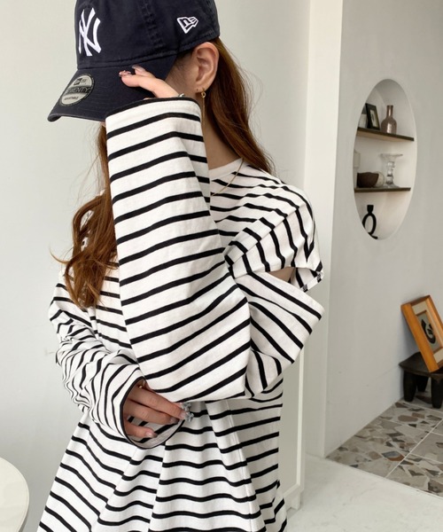 moment+（モーメントプラス）の「綿100%無地＆ボーダー ショルダーカットアウトロングスリーブTシャツ（Tシャツ/カットソー・レディース・ブラック/オフホワイト/ピンク/グリーン/ブラック系その他/ベージュ系その他・M/FREE）」の16枚目の写真