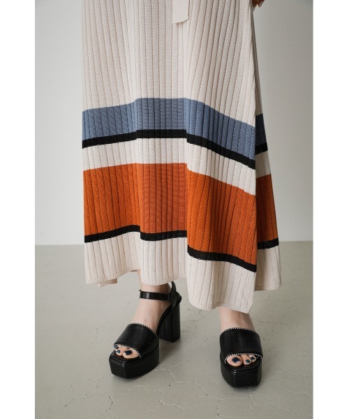 AZUL by moussy(アズールバイマウジー)の「HEM DESIGN RIB ONEPIECE/ヘムデザインリブワンピース(ワンピース・レディース・ブルー系その他/ベージュ系その他/ブラック系その他・MEDIUM/SMALL)」の21枚目の写真