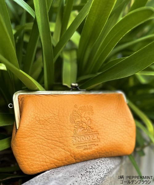 SNOOPY×OLD BETTY'S（スヌーピーカケルオールドベティーズ）の「【日本製】スヌーピー【SNOPPY】Leather Wallet Pouch（財布・レディース・オレンジ/オレンジ系その他2/イエロー系その他3/オレンジ系その他3/キャメル/イエロー系その他2・FREE）」の4枚目の写真